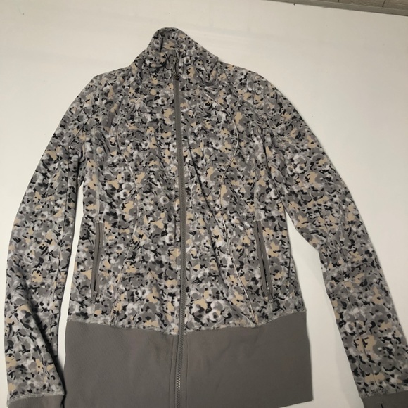 Lululemon Women's Zip-up - Picture 2 of 4